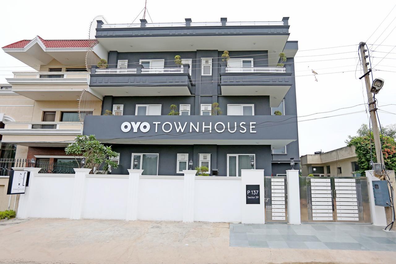 Oyo Townhouse 018 Medanta Hotel Gurgaon Ngoại thất bức ảnh