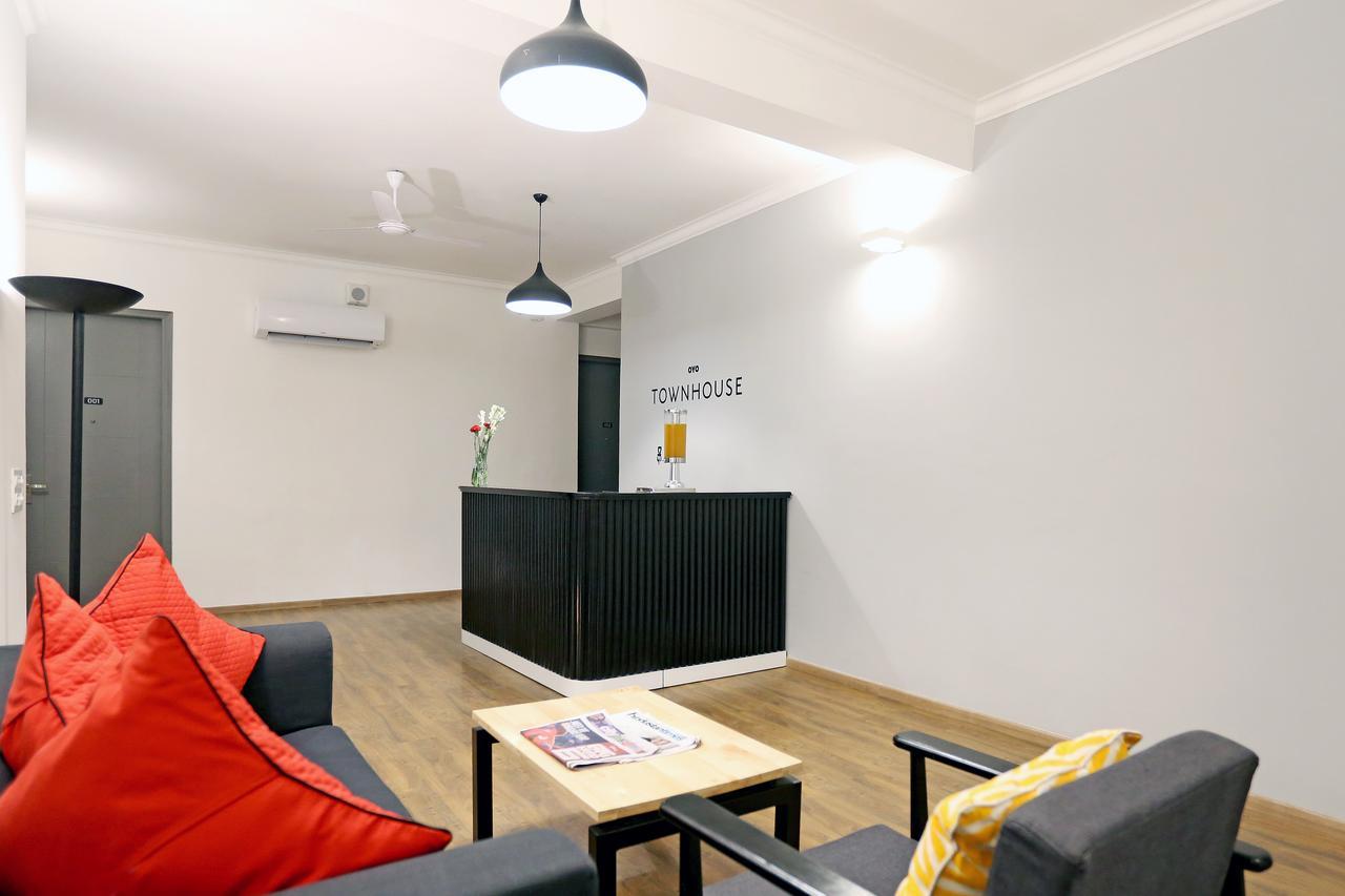 Oyo Townhouse 018 Medanta Hotel Gurgaon Ngoại thất bức ảnh