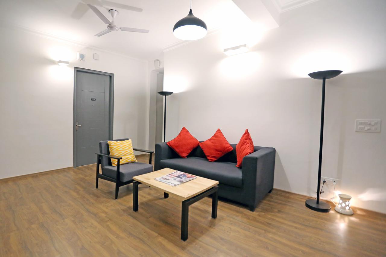 Oyo Townhouse 018 Medanta Hotel Gurgaon Ngoại thất bức ảnh