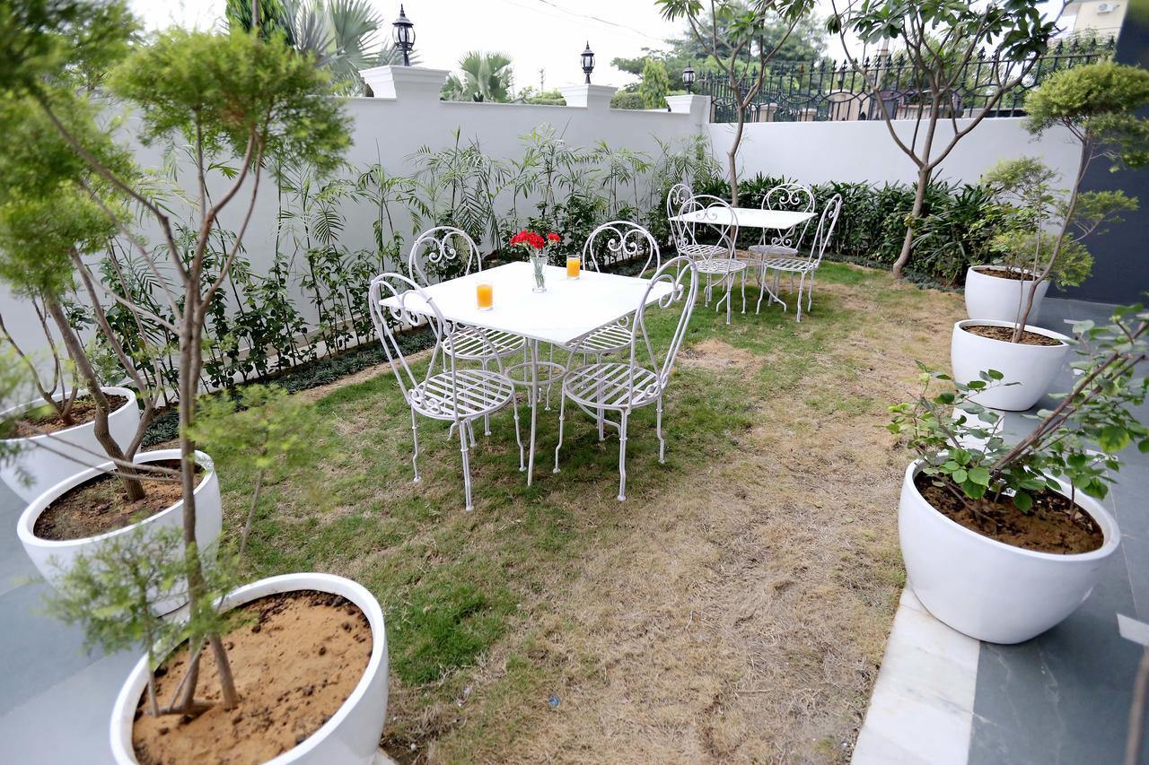 Oyo Townhouse 018 Medanta Hotel Gurgaon Ngoại thất bức ảnh
